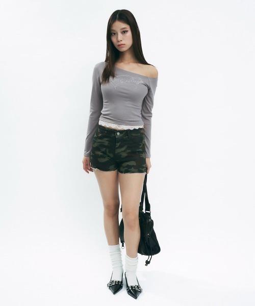 Clum（クルム）の「Rhinestone frilled one-shoulder top / ラインストーン裾フリルワンショルカットソー（Tシャツ/カットソー・レディース・アッシュグレー/ブラック・MEDIUM/SMALL）」の18枚目の写真