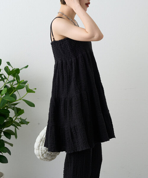 w closet（ダブルクローゼット）の「【パンツ２サイズ展開】しぼキャミフレアパンツSET（その他パンツ・レディース・ブラック/オフホワイト・1/0）」の3枚目の写真