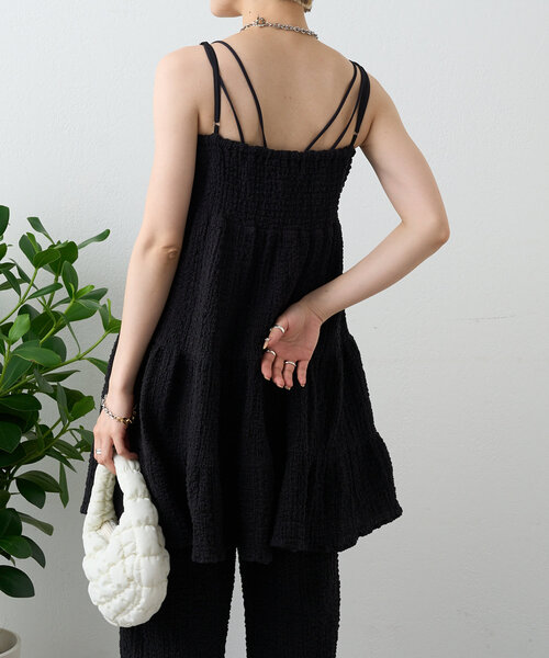 w closet（ダブルクローゼット）の「【パンツ２サイズ展開】しぼキャミフレアパンツSET（その他パンツ・レディース・ブラック/オフホワイト・1/0）」の4枚目の写真