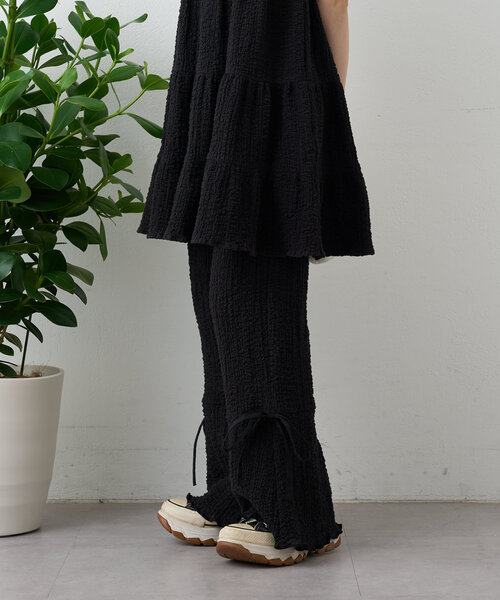 w closet（ダブルクローゼット）の「【パンツ２サイズ展開】しぼキャミフレアパンツSET（その他パンツ・レディース・ブラック/オフホワイト・1/0）」の9枚目の写真