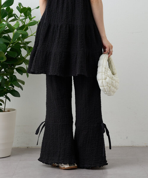 w closet（ダブルクローゼット）の「【パンツ２サイズ展開】しぼキャミフレアパンツSET（その他パンツ・レディース・ブラック/オフホワイト・1/0）」の11枚目の写真