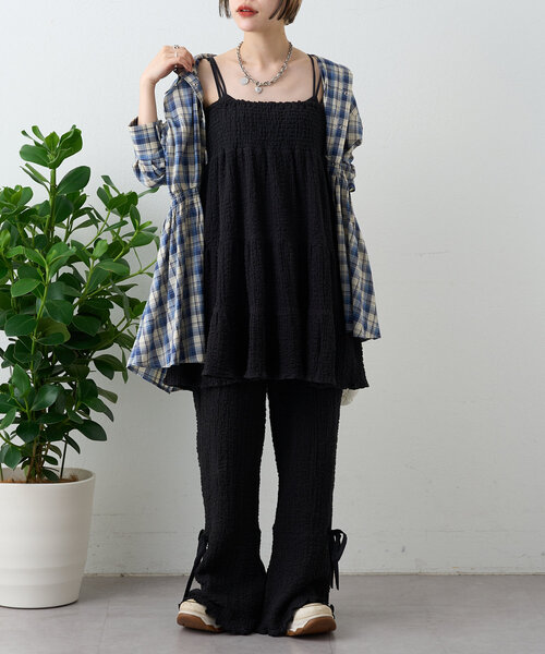 w closet（ダブルクローゼット）の「【パンツ２サイズ展開】しぼキャミフレアパンツSET（その他パンツ・レディース・ブラック/オフホワイト・1/0）」の14枚目の写真