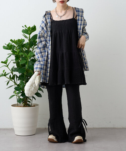 w closet（ダブルクローゼット）の「【パンツ２サイズ展開】しぼキャミフレアパンツSET（その他パンツ・レディース・ブラック/オフホワイト・1/0）」の15枚目の写真