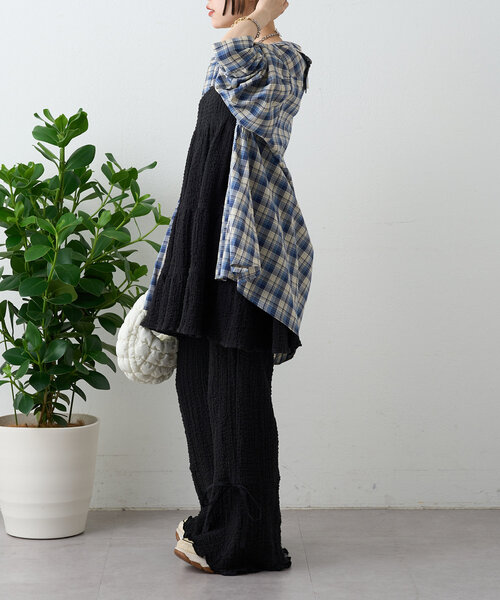 w closet（ダブルクローゼット）の「【パンツ２サイズ展開】しぼキャミフレアパンツSET（その他パンツ・レディース・ブラック/オフホワイト・1/0）」の17枚目の写真