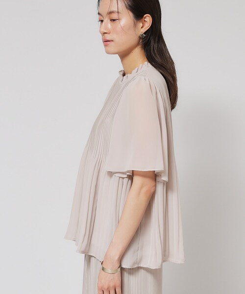 Sunauna(スーナウーナ)の「【プリーツ/フレアスリーブ】Aラインブラウス(シャツ/ブラウス・レディース・グリーン系/ライトベージュ/ブラック・40/38)」の21枚目の写真