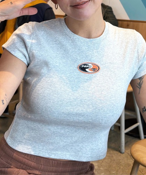 ROXY(ロキシー)の「FUN & ALIVE S/S TEE /ロキシーショート丈(短丈)ワンポイント半袖Tシャツ(Tシャツ/カットソー・レディース・ホワイト/ブルー/グレー/ブラック・SMALL/MEDIUM/LARGE)」の3枚目の写真