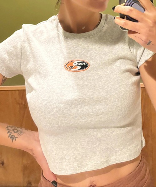 ROXY(ロキシー)の「FUN & ALIVE S/S TEE /ロキシーショート丈(短丈)ワンポイント半袖Tシャツ(Tシャツ/カットソー・レディース・ホワイト/ブルー/グレー/ブラック・SMALL/MEDIUM/LARGE)」の17枚目の写真