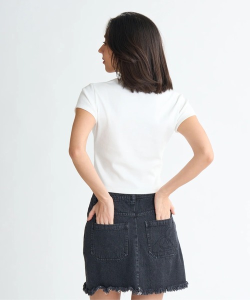ROXY(ロキシー)の「FUN & ALIVE S/S TEE /ロキシーショート丈(短丈)ワンポイント半袖Tシャツ(Tシャツ/カットソー・レディース・ホワイト/ブルー/グレー/ブラック・SMALL/MEDIUM/LARGE)」の8枚目の写真