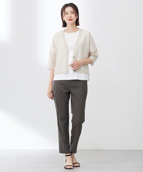 J.PRESS（ジェイプレス）の「【WEB限定カラーあり・洗える】コットンスムース ハシゴレース カットソー（Tシャツ/カットソー・レディース・ライトグレー系/ピンク系/ダークブラウン系/イエロー系/ホワイト系/ピーコックグリーン系/ネイビー系・MEDIUM/LARGE）」の14枚目の写真