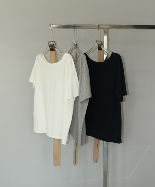 LONSLAN（ロンスラン）の「【LONSLAN】ベルト付き オフショルダー レタリングTシャツ LONW25s036（Tシャツ/カットソー・レディース・グレー/ダークネイビー/ホワイト・FREE）」の22枚目の写真