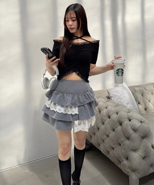 ROYAL PARTY(ロイヤルパーティー)の「チュール使いオフショルギャザートップス(Tシャツ/カットソー・レディース・グレー/オフホワイト/ブラック・FREE)」の4枚目の写真