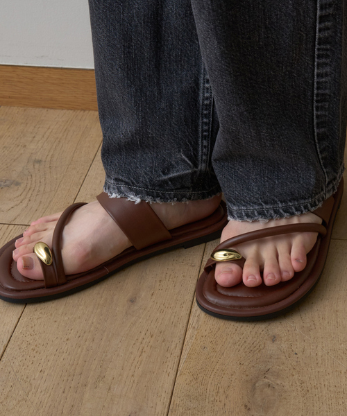 Rouge vif(ルージュヴィフ)の「【REMME/レメ】サムリングフラットサンダル(パンプス・レディース・ブラック/ブラウン・37/38/36)」の10枚目の写真
