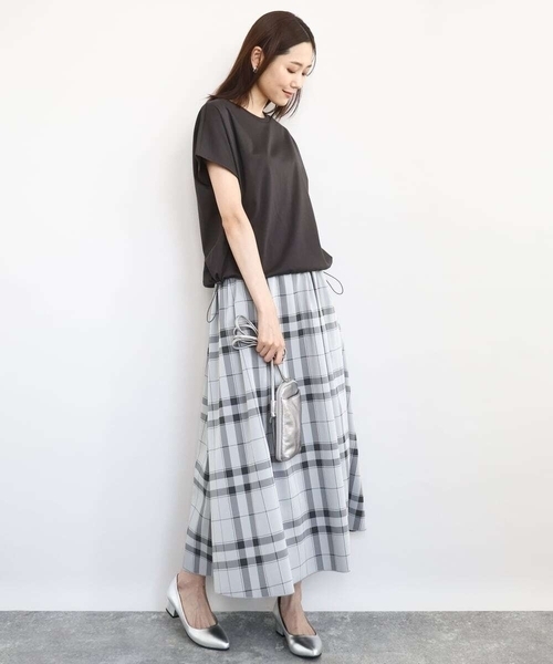 MK MICHEL KLEIN(エムケーミッシェルクラン)の「裾ドロストデザインカットソー/接触冷感/洗える(Tシャツ/カットソー・レディース・ブラウン系その他/グレイッシュベージュ/ホワイト/チャコールグレー・38)」の21枚目の写真