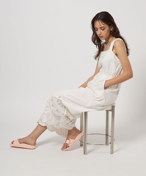 BIRKENSTOCK(ビルケンシュトック)の「<BIRKENSTOCK>マドリッド ビッグバックル EVA サンダル(サンダル・レディース・ブラック/オフホワイト/ライトピンク/モカ/ケリーグリーン・36/38/35/37)」の13枚目の写真