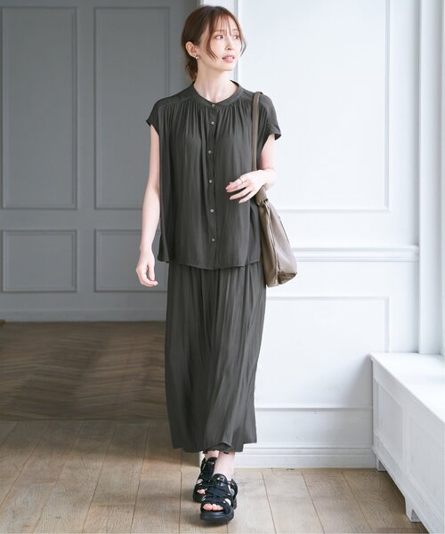 ikka(イッカ)の「【セットアップ対応】カッセンギャザーフレンチ袖ブラウス(シャツ/ブラウス・レディース・モカ/チャコールグレー/ブルー・M/L/S)」の9枚目の写真