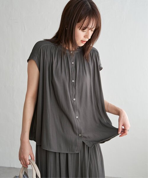 ikka(イッカ)の「【セットアップ対応】カッセンギャザーフレンチ袖ブラウス(シャツ/ブラウス・レディース・モカ/チャコールグレー/ブルー・M/L/S)」の10枚目の写真