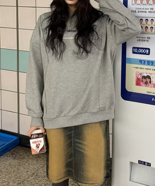 DAYDAY(デイデイ)の「ナショナルロゴクルーネックスウェット(スウェット・レディース・ネイビー/グレー・M/L/XL)」の8枚目の写真
