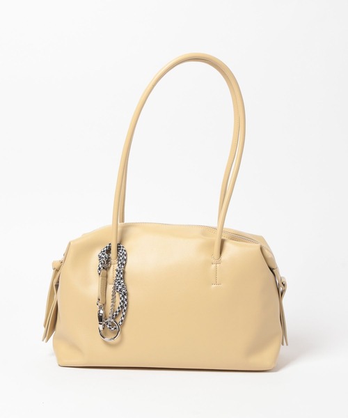 GLOBAL WORK（グローバルワーク）の「スペ軽チャーム付きボストン/495720（ボストンバッグ・レディース・ブラック/ベージュ/ブラウン/ホワイト系その他/ワインレッド/ブラウン系その他7/ライトイエロー/パープル系その他2/ブラウン系その他6/オフホワイト・ONE SIZE）」の19枚目の写真