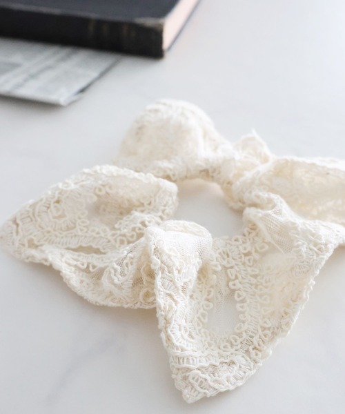 LEPSIM(レプシィム)の「レースシュシュ 499794(シュシュ・レディース・ブラック/アイボリー・ONE SIZE)」の1枚目の写真