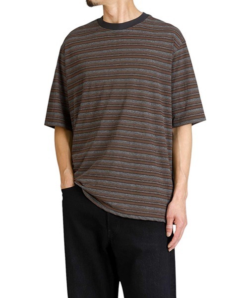 marka（マーカ）の「marka / マーカ：BORDER TEE - 60/1 ORGANIC MELANGE BORDER -：M25C-93CS01B[COR]（Tシャツ/カットソー・メンズ・ブラウン・2(M)/1(S)/3(L)）」の5枚目の写真