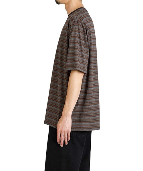 marka（マーカ）の「marka / マーカ：BORDER TEE - 60/1 ORGANIC MELANGE BORDER -：M25C-93CS01B[COR]（Tシャツ/カットソー・メンズ・ブラウン・2(M)/1(S)/3(L)）」の6枚目の写真