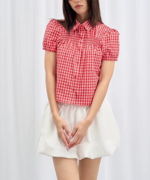 Sibra(シブラ)の「パフ袖チェックシャツブラウス(Tシャツ/カットソー・レディース・ブラック/レッド・M)」の3枚目の写真
