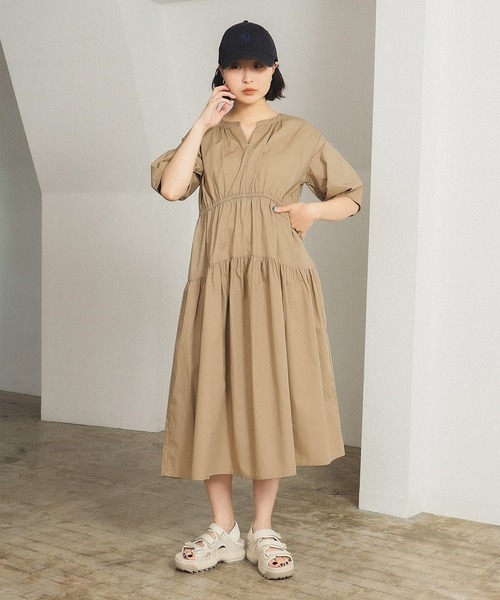 Ray BEAMS(レイビームス)の「ランタン スリーブ ギャザー ワンピース(ワンピース・レディース・サックスブルー/ブラック/ベージュ・ONE SIZE)」の4枚目の写真