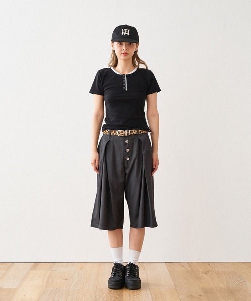 WISH FOR EVER(ウィッシュフォーエバー)の「LAYERED HENRY NECK T / レイヤードヘンリーネックTシャツ(Tシャツ/カットソー・レディース・ブラック/グレー/ネイビー・SMALL/MEDIUM)」の4枚目の写真