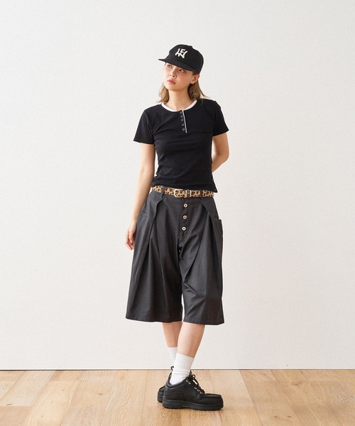 WISH FOR EVER(ウィッシュフォーエバー)の「LAYERED HENRY NECK T / レイヤードヘンリーネックTシャツ(Tシャツ/カットソー・レディース・ブラック/グレー/ネイビー・SMALL/MEDIUM)」の8枚目の写真