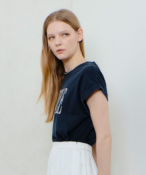 allureville（アルアバイル）の「ピグメントダイターンバックスリーブ T（Tシャツ/カットソー・レディース・アイボリー/ネイビー/ブルー・2）」の21枚目の写真