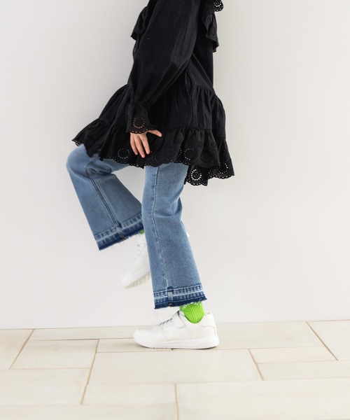 LOWRYS FARM(ローリーズファーム)の「デニムフレアパンツ 571655(デニムパンツ・キッズ・ライトブルー/ブルー・110cm/120cm/130cm/140cm/150cm)」の13枚目の写真