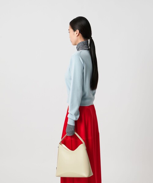 OSOI（オソイ）の「＜OSOI＞EGG HOBO バッグ（ショルダーバッグ・レディース・ブラック/オフホワイト・FREE）」の4枚目の写真