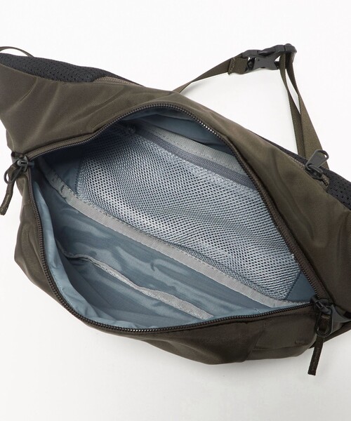 THE NORTH FACE(ザノースフェイス)の「<THE NORTH FACE>オリオン 3/ウエストバッグ(ボディバッグ/ウエストポーチ・レディース・ブラック/ダークブラウン・FREE)」の13枚目の写真