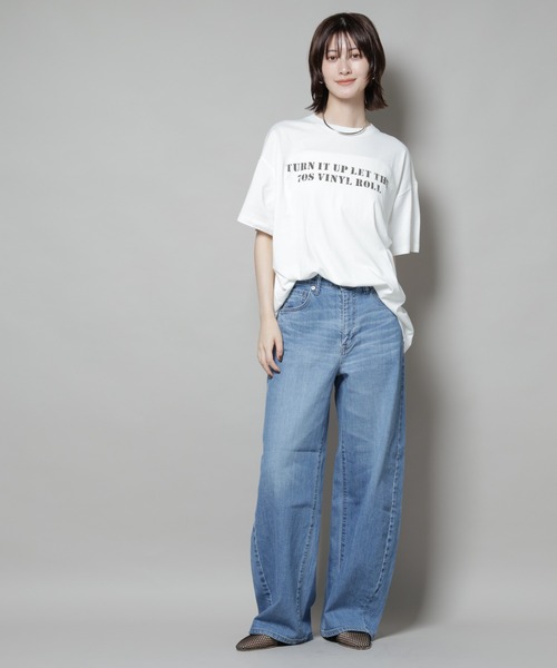 SOMETHING(サムシング)の「SOMETHING/HANA CURVE TAPERED(デニムパンツ・レディース・ライトブルー/ダークブルー・M/S)」の9枚目の写真