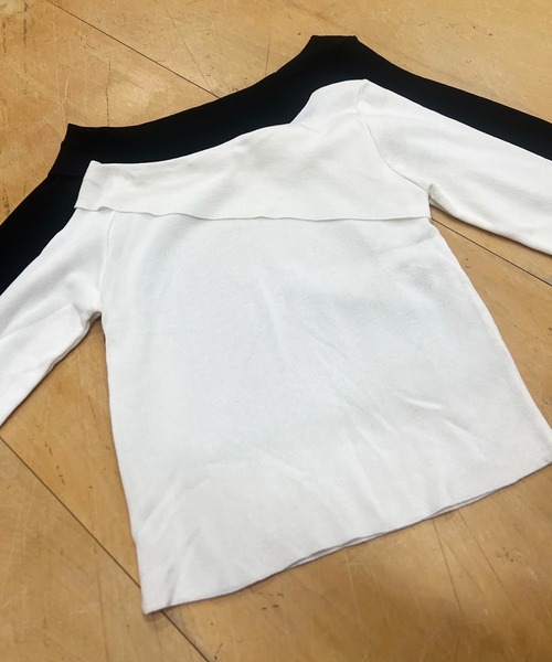Evo+Revo(エボレボ)の「”スタイルUP見え” ワンショルダーハイゲージニットソー(Tシャツ/カットソー・レディース・ブラック/ホワイト・FREE)」の10枚目の写真