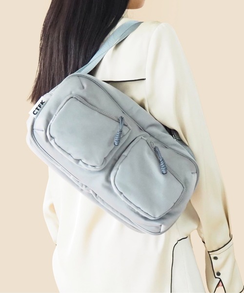 CONTROL FREAK（コントロールフリーク）の「CONTROL FREAK / CTFK（コントロールフリーク/シーティーエフケー）ナイロンboxy wide bag（ハンドバッグ・レディース・ベージュ/ブラック/グレー・FREE）」の2枚目の写真