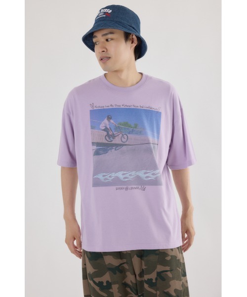 RODEO CROWNS WIDE BOWL(ロデオクラウンズワイドボウル)の「フォトグラフィックTシャツ(Tシャツ/カットソー・メンズ・ライトパープル/オフホワイト/ライトイエロー・MEDIUM/LARGE)」の4枚目の写真