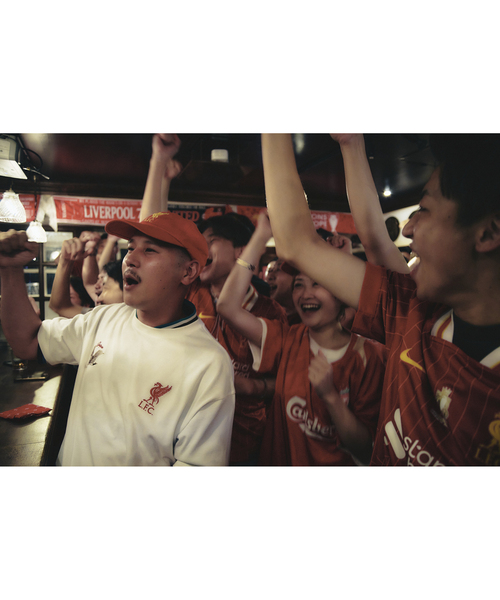 417 EDIFICE(フォーワンセブンエディフィス)の「【Liverpool FC / リバプール FC】 SUKA EMBROIDERY Tシャツ(Tシャツ/カットソー・メンズ・ブラック/ホワイト/レッド・SMALL/MEDIUM/LARGE/X-LARGE)」の9枚目の写真