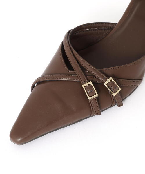 EDIT COLOGNE(エディットコロン)の「ストラップパンプス(パンプス・レディース・ブラック/ブラウン/オフホワイト・23.5cm/23.0cm/24.0cm)」の8枚目の写真