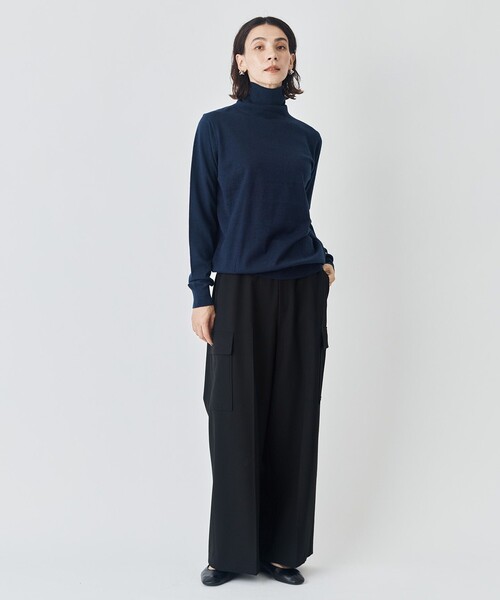 UNFILO(アンフィーロ)の「ウールライク カーゴワイドパンツ(カーゴパンツ・レディース・ブラック系/ベージュ系・X-LARGE)」の13枚目の写真