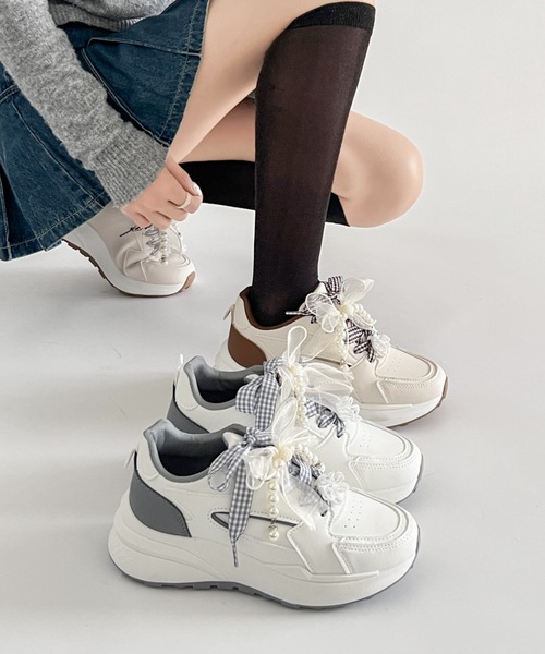 軽量厚底 チャーム付 ギンガムチェック紐 スニーカー 5432（スニーカー