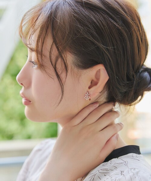 Tiaclasse（ティアクラッセ）の「【金属アレルギー対応】スノーフレークピアス／イヤリング（ピアス（両耳用）・レディース・シルバー系その他/ピンクゴールド/ゴールド系その他/シルバー・FREE）」の11枚目の写真