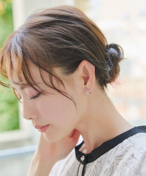 Tiaclasse（ティアクラッセ）の「【金属アレルギー対応】スノーフレークピアス／イヤリング（ピアス（両耳用）・レディース・シルバー系その他/ピンクゴールド/ゴールド系その他/シルバー・FREE）」の5枚目の写真