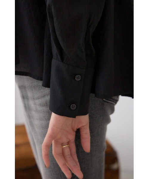 AZUL by moussy(アズールバイマウジー)の「フロントリボン長袖シャツカーディガン(カーディガン/ボレロ・レディース・ブラック/アイボリー/ブラウン・FREE)」の16枚目の写真