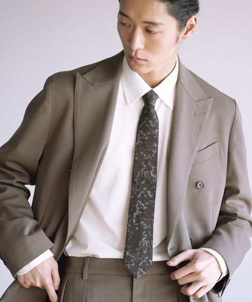 WYM LIDNM(ウィム バイ リドム)の「SILK COTTON NARROW TIE(ネクタイ・メンズ・ダークグレー/ダークブラウン/アッシュブラウン/チャコール・FREE)」の12枚目の写真