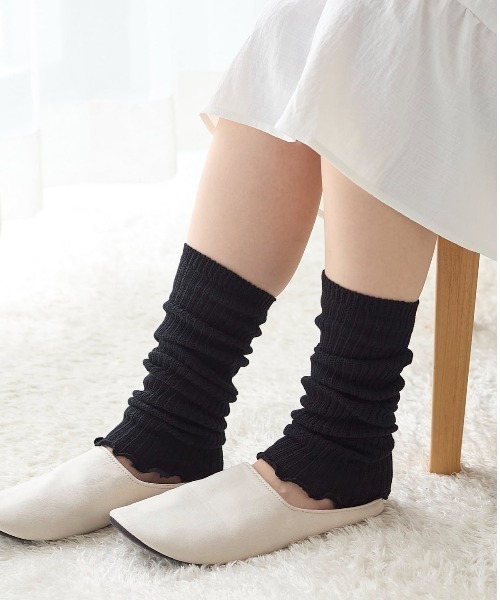 tutuanna（チュチュアンナ）の「綿100%リブレッグウォーマー45cm（レッグウォーマー・レディース・エンジ/オフホワイト/ライトグレー/ブラック/サンドベージュ・フリー）」の4枚目の写真