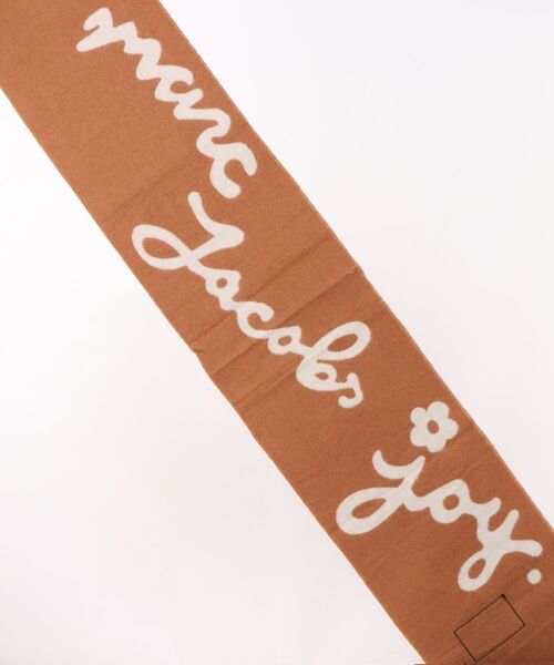 MARC JACOBS(マークジェイコブス)の「MARC IS JOY SCARF/マーク イズ ジョイ スカーフ(マフラー・レディース・ブラウン系その他4/ブラック・ONE SIZE)」の12枚目の写真