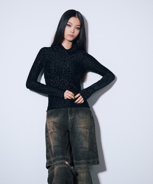 anna sui nyc(アナ スイ エヌ ワイ シー)の「総柄シアータートルネック(Tシャツ/カットソー・レディース・ブルー/ブラック・FREE)」の3枚目の写真