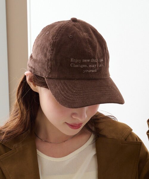 Kastane（カスタネ）の「*刺繍コーデュロイキャップ（キャップ・レディース・カーキ/ブラック/ブラウン・FREE）」の2枚目の写真