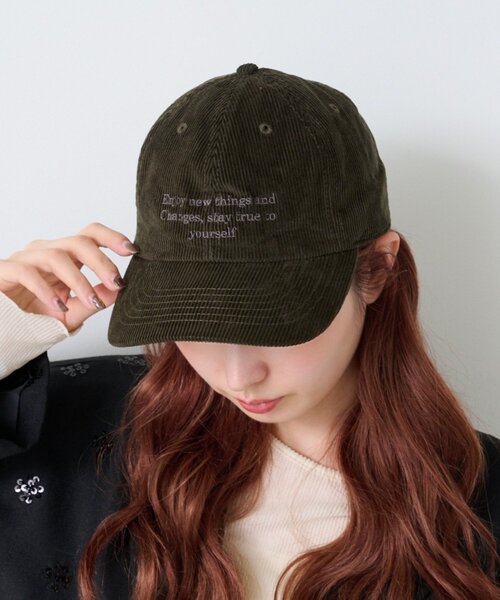 Kastane（カスタネ）の「*刺繍コーデュロイキャップ（キャップ・レディース・カーキ/ブラック/ブラウン・FREE）」の3枚目の写真